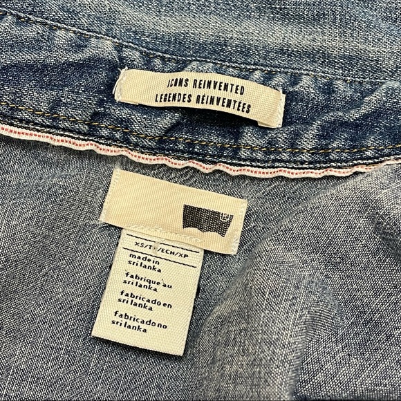 Levi's Tailored Fit Long Sleeve Denim Pearl Snap Shirt Women’s Sz XS Jean Cotton - Picture 8 of 8